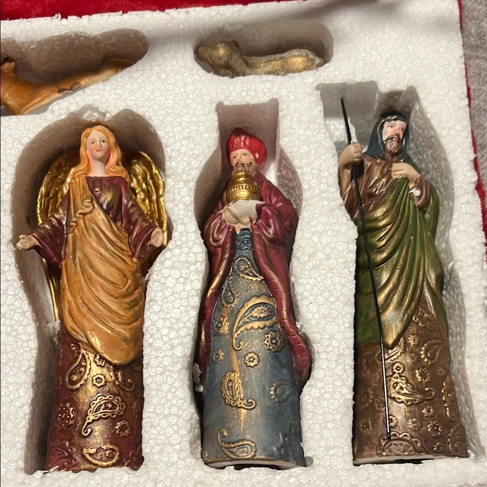 Elements Nativity Scene Set - Picture 3 of 4